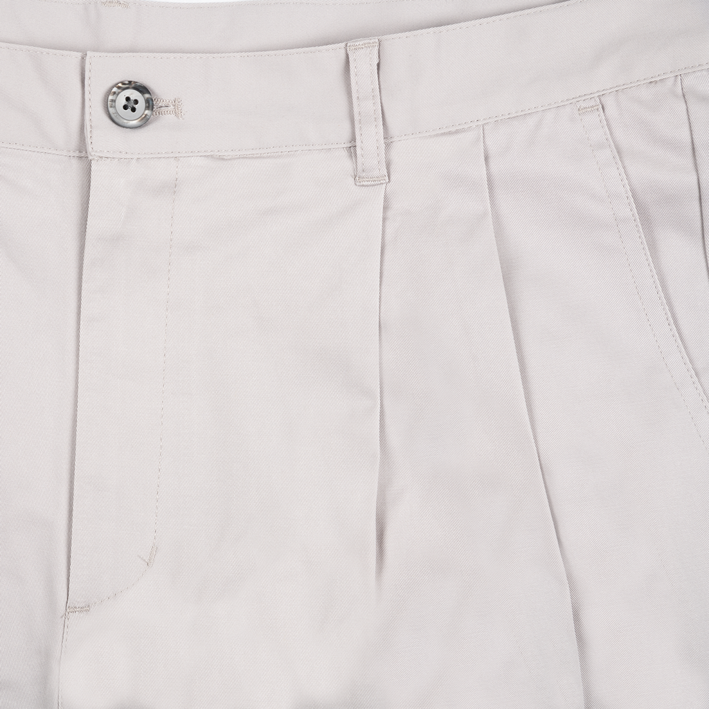 Double Pleated Shorts Light Grey